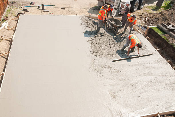 Best Concrete Walkway Installation  in Wadsworth, OH